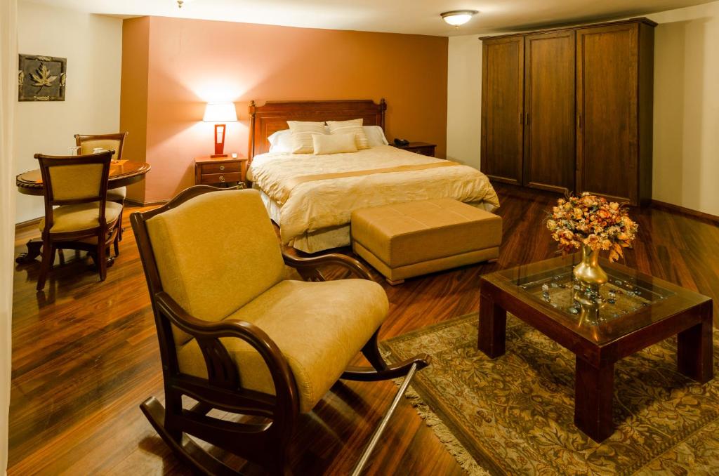 Habitaciones & Suites Casa Real